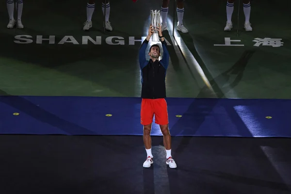 Novak Djokovic Serbien Håller Upp Sin Champion Trophy Efter Att — Stockfoto