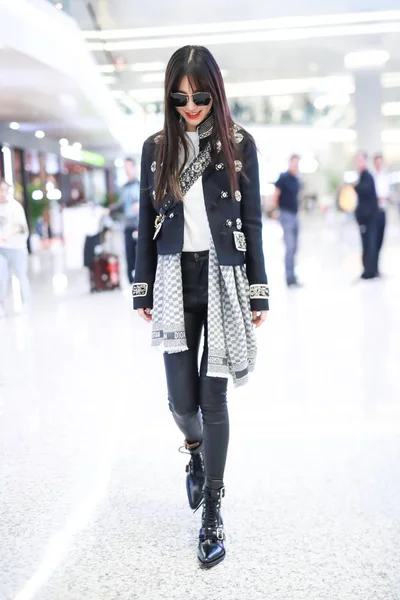 Attrice Hong Kong Angelaby Arriva Aeroporto Shanghai Cina Ottobre 2018 — Foto Stock