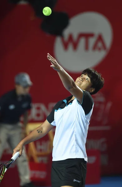タイの Luksika Kumkhum Wta 香港テニス オープンで 2018 年香港 2018 日の間にフランスのアリゼ — ストック写真