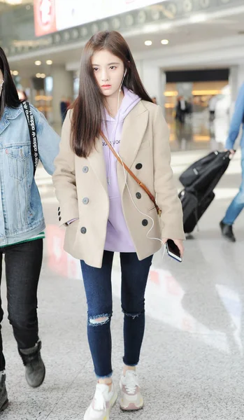 Chinese Singer Actress Jingyi Pictured Shanghai Hongqiao International Airport Shanghai — Stockfoto