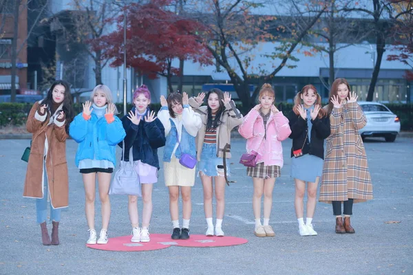 Members South Korean Girl Group Weki Meki Attend Filming Session — Stock Photo, Image