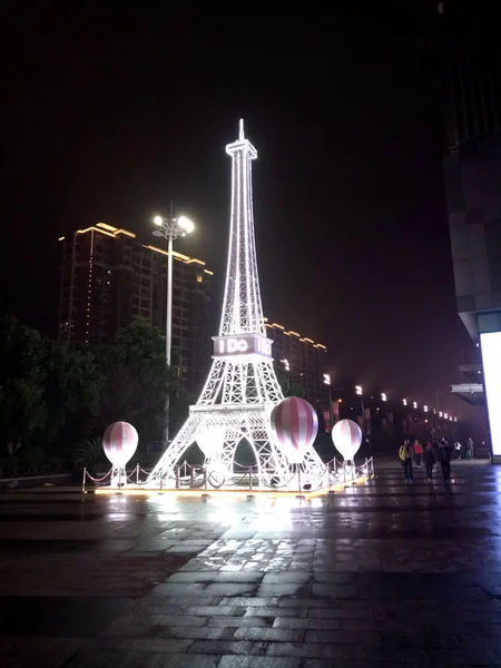 Eiffel Tower Replica Display Baoshan Wanda Plaza Shanghai China December — Stock Photo, Image