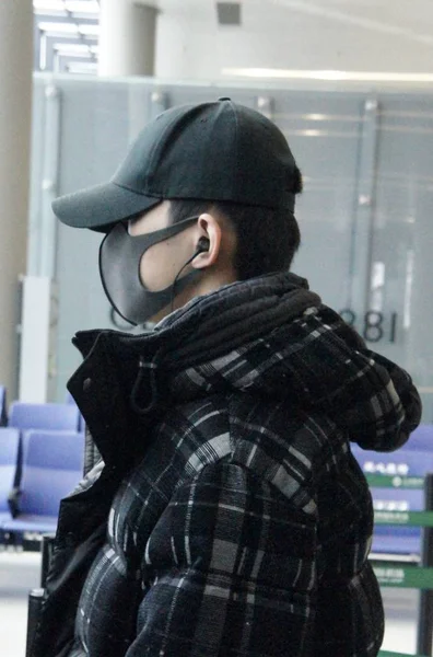 Cantante Jackson Yee Yangqianxi Del Grupo Chino Tfboys Llega Aeropuerto — Foto de Stock
