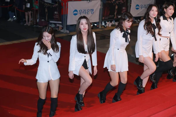 Los Miembros Del Grupo Chicas Surcoreanas Momoland Llegan Alfombra Roja —  Fotos de Stock