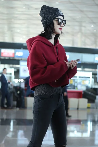 Actriz China Jing Tian Llega Aeropuerto Internacional Beijing Capital Antes —  Fotos de Stock