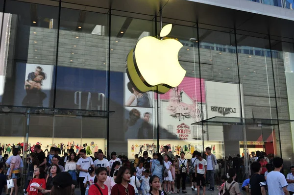 Клиенты Толпились Перед Флагманским Магазином Apple Store Шанхае Китай Июля — стоковое фото