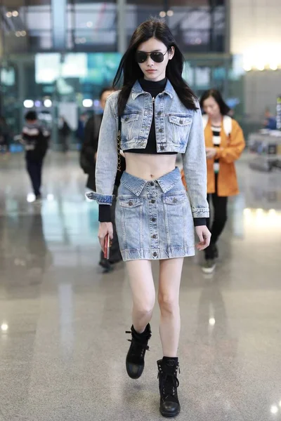 Chinees Model Mengyao Beter Bekend Als Ming Arriveert Shanghai Hongqiao — Stockfoto