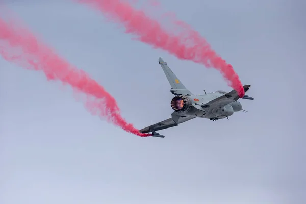 中国人民解放军 Pla 空军的一架 10B 战斗机参加了在珠海市举行的第十二届中国国际航空航天展览会 也称为2018年中国航空展 的飞行彩排 — 图库照片