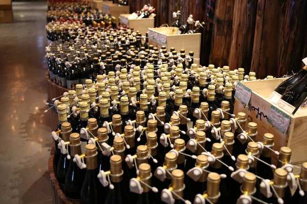 100 000 Bottiglie Vino Sono Esposte Più Grande Museo Del — Foto Stock