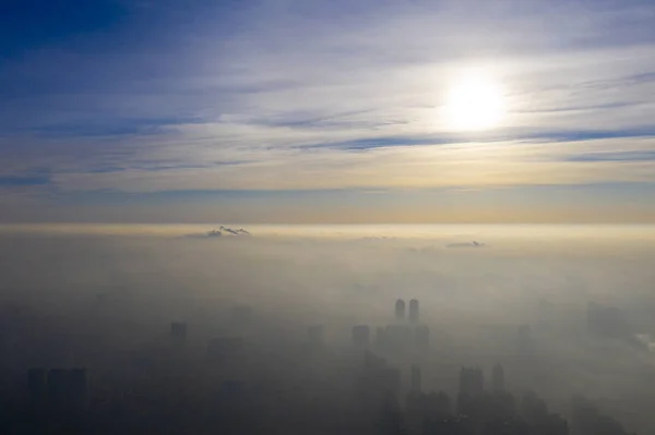 Stadsgezicht Van Hoogbouw Wolkenkrabbers Gehuld Zee Van Wolken Harbin Stad — Stockfoto