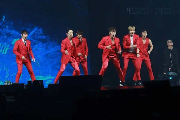 Membros Boy Band Sul Coreana Shinhwa Apresentam Durante 2018 Shinhwa — Fotografia de Stock