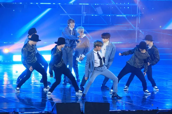 Medlemmar Sydkoreanska Pojke Gruppen Hotshot Utföra 2018 Mbn Hjälte Konserten — Stockfoto