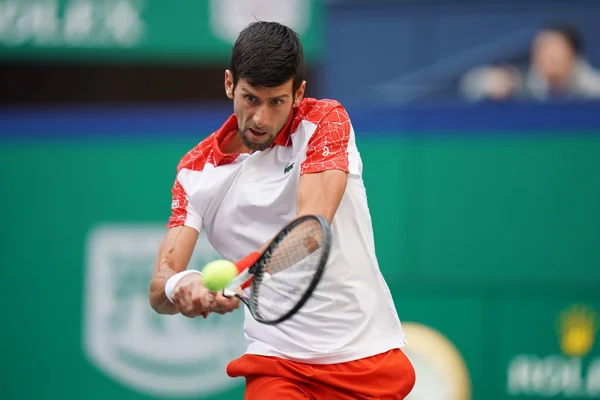 Novak Djokovic Aus Serbien Gibt Dem Italiener Marco Cecchinato Seinem — Stockfoto