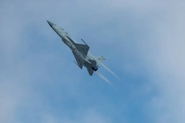 Pákistánské Letectvo Thunder Xiaolong Nebo Zuřivý Drak Stíhací Letoun Provádí — Stock fotografie