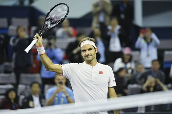 Roger Federer Szwajcarii Cieszy Się Strzeleniu Przeciwko Roberto Bautista Agut — Zdjęcie stockowe
