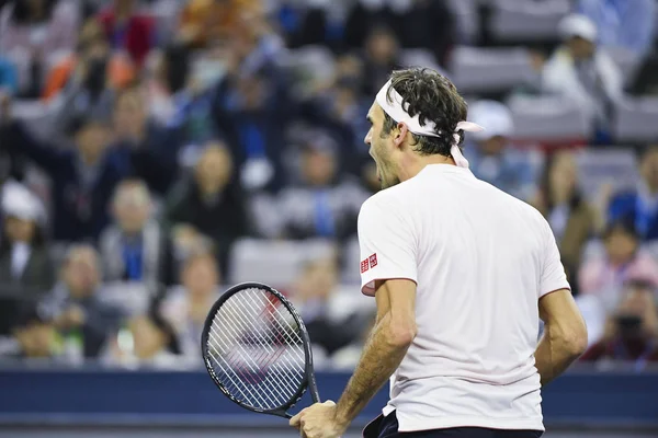 Roger Federer Švýcarsko Slaví Poražení Kei Nišikori Japonska Jejich Čtvrtfinálový — Stock fotografie