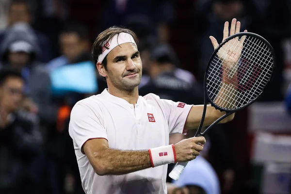 Roger Federer Van Zwitserland Viert Het Verslaan Van Roberto Bautista — Stockfoto