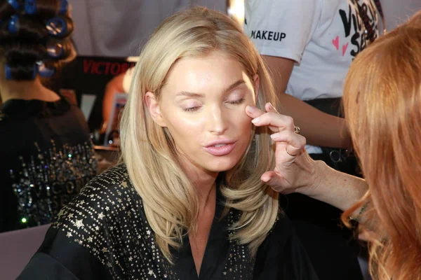 Ange Secret Victoria Mannequin Suédoise Elsa Hosk Sont Photographiées Coulisses — Photo