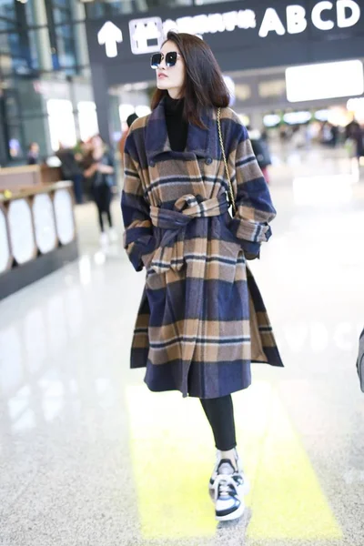 Chinese Supermodel Sui Arrives Shanghai Hongqiao International Airport Shanghai November — Stock Photo, Image