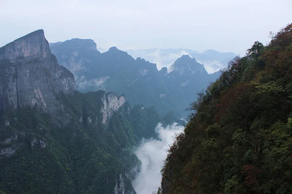 Paisagem Montanha Tianmen Montanha Tianmenshan Parque Florestal Nacional Zhangjiajie Outono — Fotografia de Stock