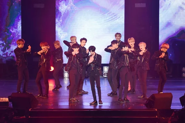 Members South Korean Boy Group Seventeen Also Stylized Seventeen Svt — Stock Photo, Image