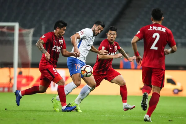 Futbolista Italiano Graziano Pelle Centro Shandong Luneng Taishan Pasa Pelota —  Fotos de Stock