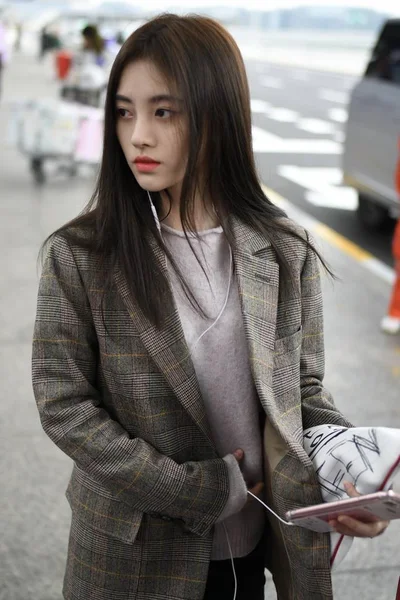 Chinese Singer Actress Jingyi Pictured Shanghai Hongqiao International Airport Shanghai — Stock Photo, Image