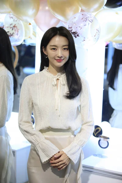 韩国女星张喜进出席2018年10月30日在韩国首尔为艾鲁尔举办的促销活动 — 图库照片