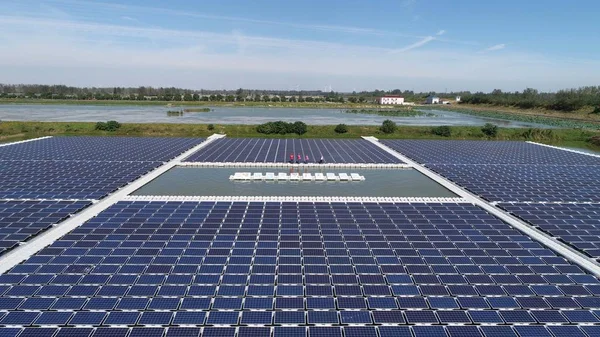 Luftaufnahme Einer Schwimmenden Solarenergiefarm Einem Photovoltaikkraftwerk Der Stadt Qinlan Stadt — Stockfoto