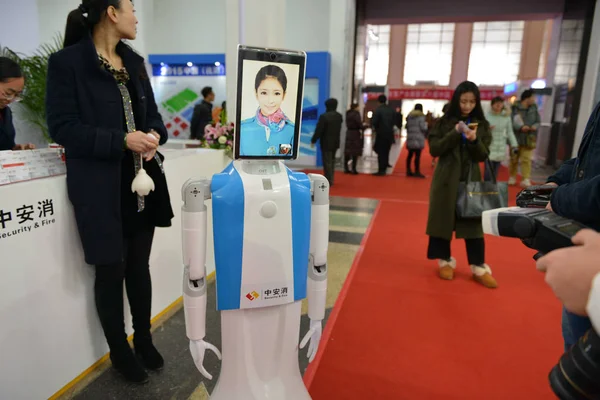 Visitante Interactúa Con Robot Stand China Security Ltd Durante Una —  Fotos de Stock
