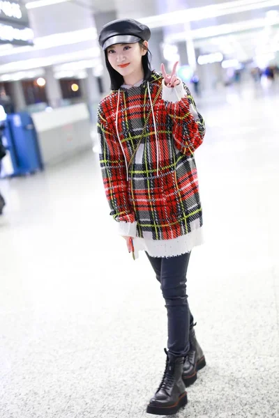 Chińska Aktorka Jing Tian Jest Zdjęciu Międzynarodowe Lotnisko Hongqiao Shanghai — Zdjęcie stockowe