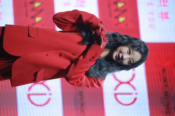 韩国女子团体Exid参加了2018年11月21日在韩国首尔举行的 Love You 复出新歌展示会 — 图库照片