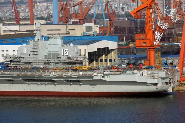 China First Domestically Built Aircraft Carrier Type 001A Arrives Shipyard — Stock Photo, Image