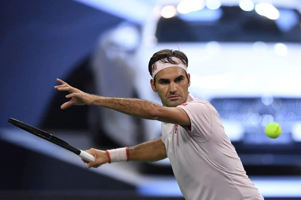 Roger Federer Switzerland Returns Shot Daniil Medvedev Russia Second Match — Stock Photo, Image