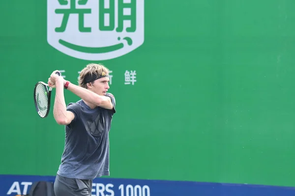 德国网球运动员亚历山大 兹韦洛夫参加培训课程 为2018年10月7日在中国上海举行的第二届奥运会2018年大师赛网球比赛做准备 — 图库照片