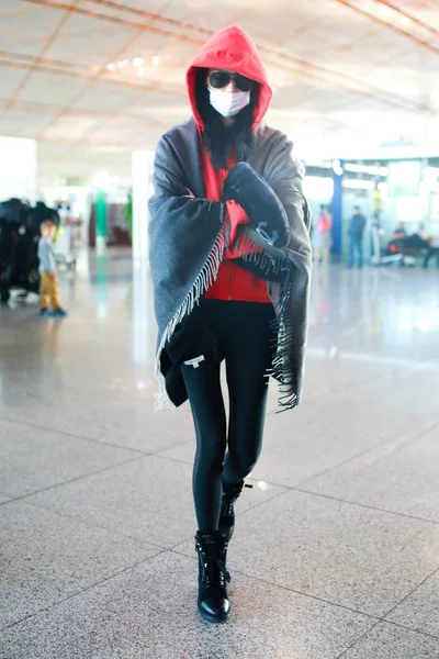 Chinees Model Mengyao Beter Bekend Als Ming Arriveert Shanghai Hongqiao — Stockfoto