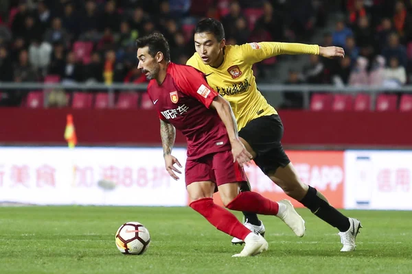 Argentijns Voetballer Ezequiel Lavezzi Van Hebei China Fortuin Links Dribbelt — Stockfoto