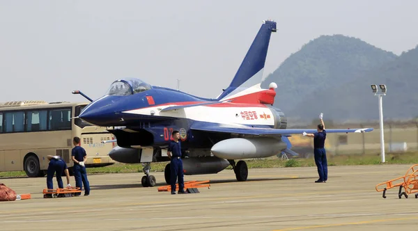 中国人民解放军 空军巴伊特技飞行队 战斗机抵达珠海金湾机场 即将在 举行第十二届中国国际航空航天展览会 也称为2018年中国航空展 — 图库照片