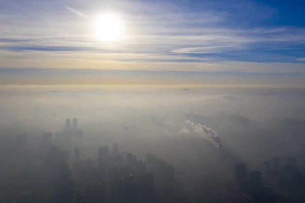 Stadsgezicht Van Hoogbouw Wolkenkrabbers Gehuld Zee Van Wolken Harbin Stad — Stockfoto