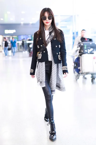 Гонконг Актриса Angelababy Прибуває Аеропорт Шанхаї Китай Жовтня 2018 — стокове фото