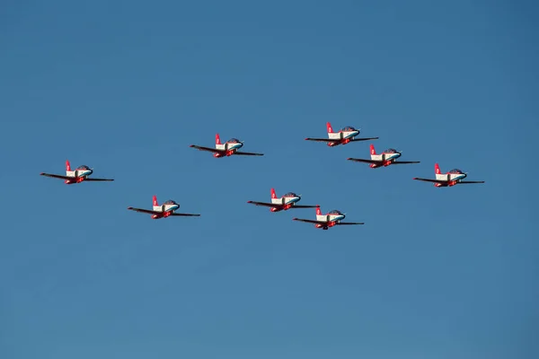 Los Aviones China Del Equipo Aerobático Hongying Decir Águila Roja —  Fotos de Stock