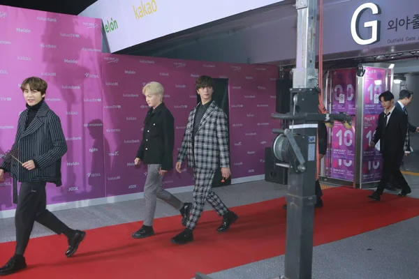 Members South Korean Boy Group Btob Pose Arrive Red Carpet — Stock Photo, Image