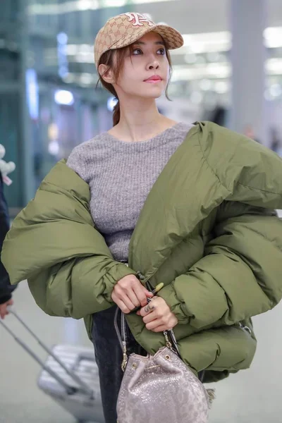 Ταϊβανικό Τραγουδιστή Jolin Tsai Φτάνει Στο Shanghai Hongqiao Διεθνές Αεροδρόμιο — Φωτογραφία Αρχείου