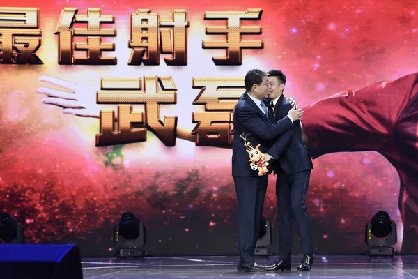 Futbolista Chino Lei Shanghai Sipg Recibe Trofeo Top Scorer Award —  Fotos de Stock