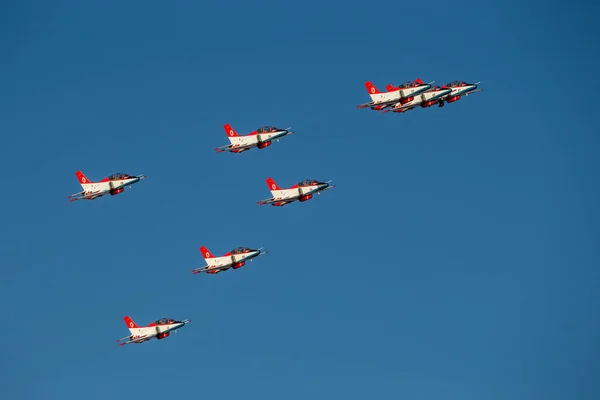 Los Aviones China Del Equipo Aerobático Hongying Decir Águila Roja — Foto de Stock