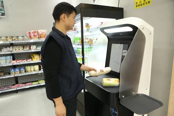 Customer Scans His Palm Pay His Purchases Self Service Alipay — Stock Photo, Image