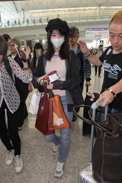 日本偶像女孩团体 Akb48 Kashiwagi Yuki 在抵达中国香港香港国际机场后被拍到 2018年10月15日 — 图库照片