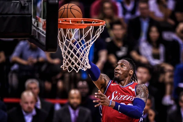 Robert Covington Philadelphia 76Ers Ugrik Pontszám Ellen Dallas Mavericks Shenzhen — Stock Fotó