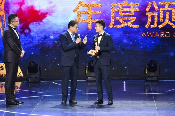 Futbolista Chino Lei Shanghai Sipg Recibe Trofeo Top Scorer Award — Foto de Stock