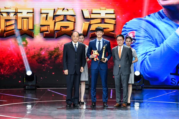 Jogador Futebol Chinês Yan Junling Centro Xangai Sipg Posa Com — Fotografia de Stock